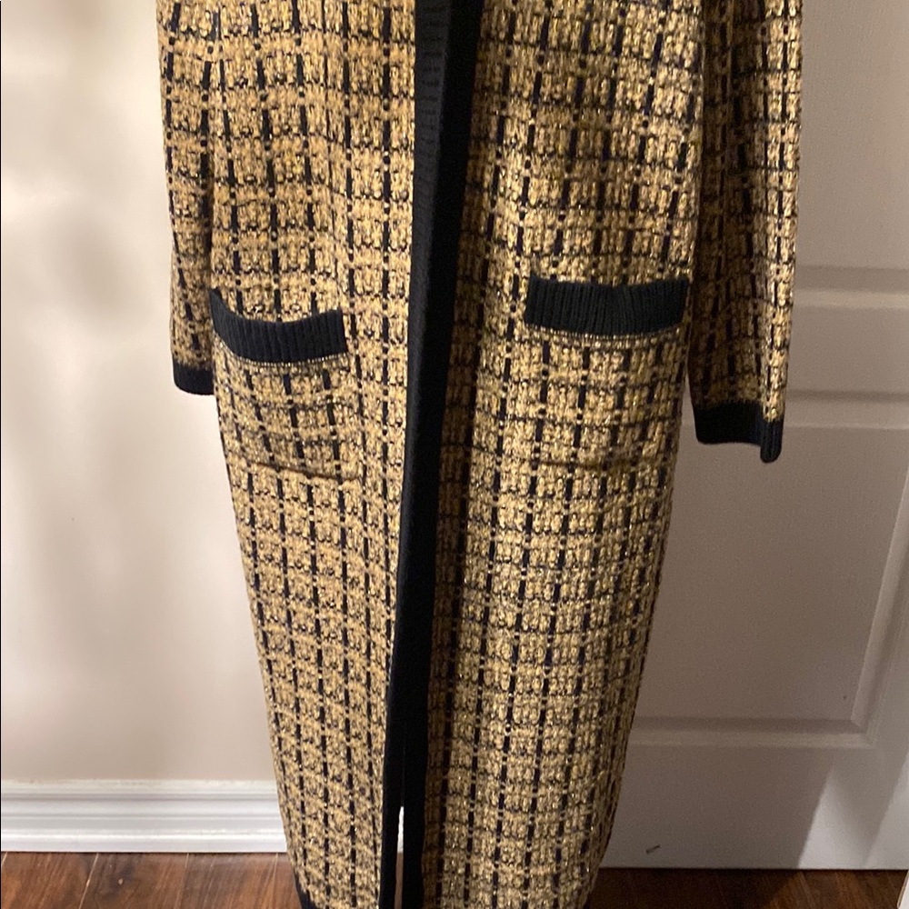 Karl Lagerfeld Black and Gold long cardigan with Classic Elegance - Picture 3 of 10